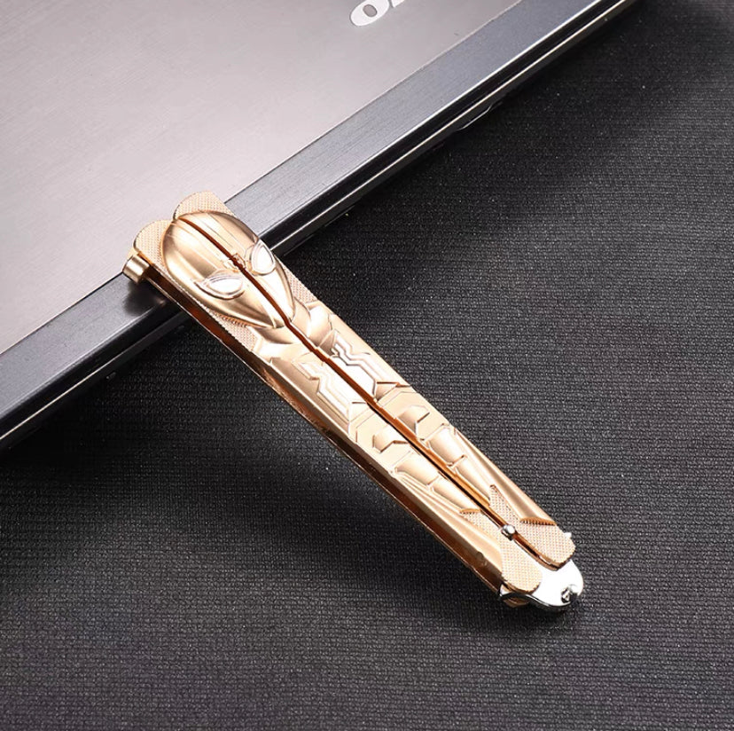 丨Butterfly knife fling knife, Captain America/Spider-Man/Superman/Batman/Wolverine/Naruto butterfly knife, toy model cannot be sharpened