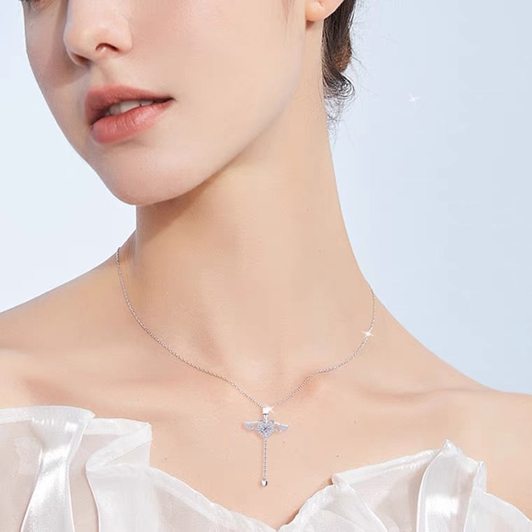 Moving Angel Wings Necklace (Material: Silver)